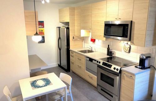 Villeray Apartment | Charming 2 1/2, Fully furnished, equipped, heated, lit and air-conditioned.
