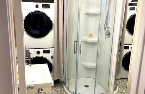 Villeray Apartment | Charming 2 1/2, Fully furnished, equipped, heated, lit and air-conditioned.