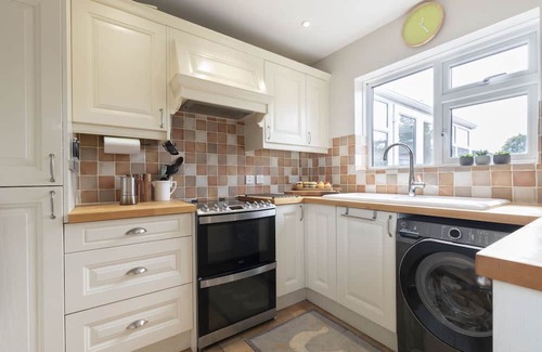 Stonehouse House | Charming 2-Bed Home in Stonehouse