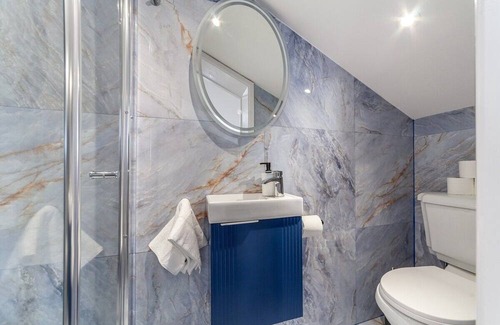 Fortune Green Apartment | Spacious & Bright Studio flat
