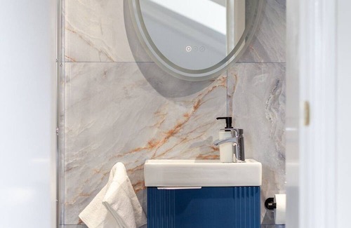 Fortune Green Apartment | Spacious & Bright Studio flat