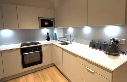 East Ham Apartment | Affordable Stays