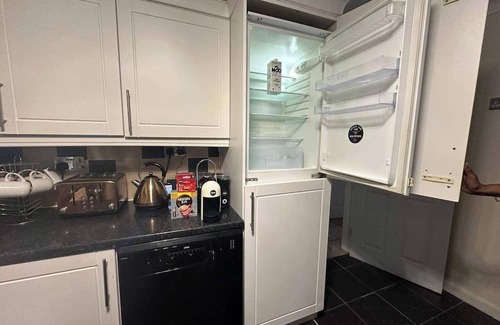 Clacton-on-Sea House | 4 Bedroom Seaside House in Clacton-on-Sea Sleeps 8