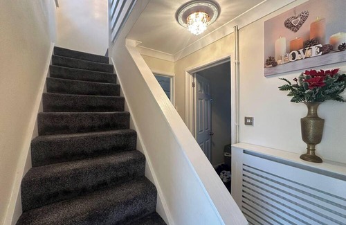 Clacton-on-Sea House | 4 Bedroom Seaside House in Clacton-on-Sea Sleeps 8