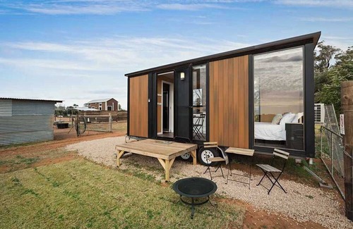 Merbein House | Bluestone Alpacas Theodores Corner by Tiny Away