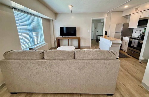 North Central Omaha Apartment | The Papillion Summary