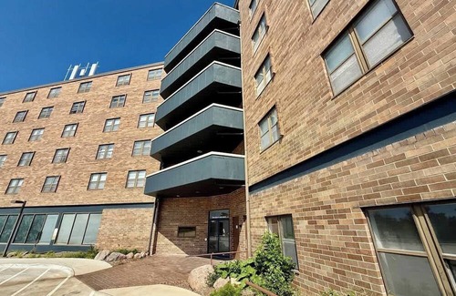 North Central Omaha Apartment | The Papillion Summary