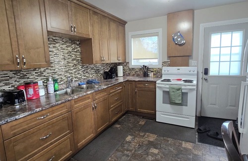 The Pas House | 3 Bedroom Cozy House