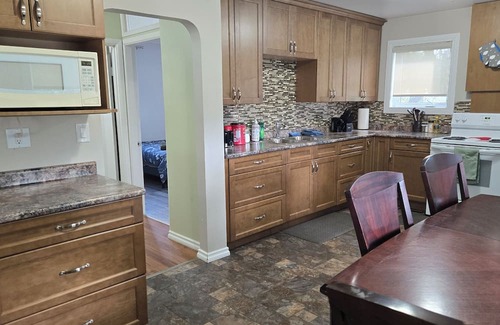 The Pas House | 3 Bedroom Cozy House