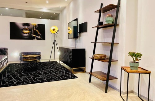 Mitte Condo | Goho Studio 30 - Urban Business Living - 100-m²