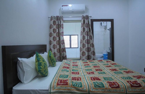 Taj Ganj Bed & Breakfast | Aradhana's Home Stay Near Taj Mahal