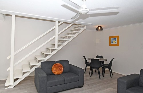 Torquay House | Coast Spacious Two Bedroom 1 Bathroom Apartment