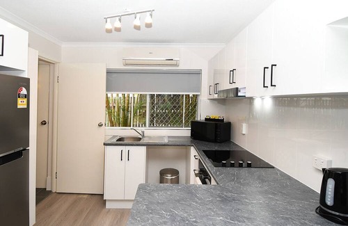Torquay House | Coast Apartments Deluxe 2 Bedroom Apartment