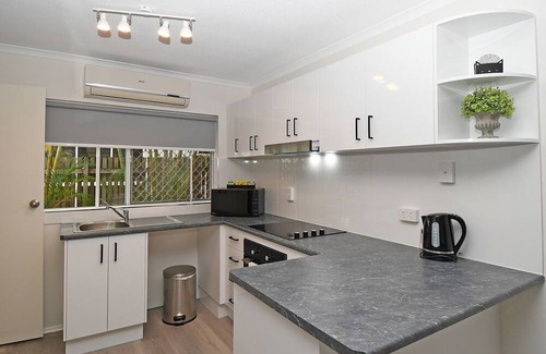 Torquay House | Coast Apartments Deluxe 2 Bedroom Apartment