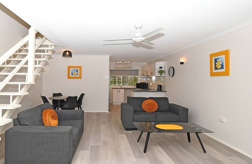 Torquay House | Coast Apartments Deluxe 2 Bedroom Apartment