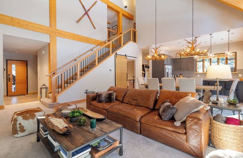 Upper Village Ski Chalet | Luxury and True Ski In/Out with Private Hot Tub