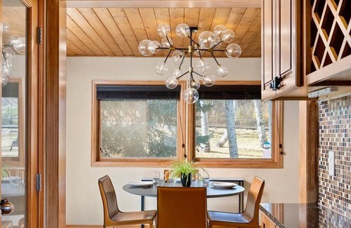 Aspen House | Welcoming 4-bedroom house with hot tub in Aspen