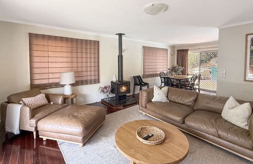 Kenmore House | Spacious Family Retreat with Pool/Pet friendly