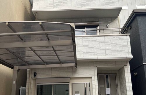 Minami House | Cozy House Namba Osaka Namiami neighborhood, quiet, located in the center of Osaka Namiami, with a car park in one of the independent residences.