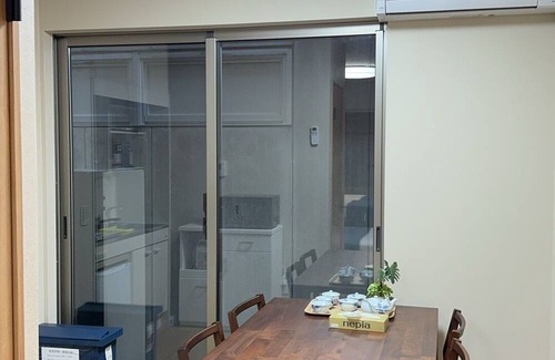 Minami House | Cozy House Namba Osaka Namiami neighborhood, quiet, located in the center of Osaka Namiami, with a car park in one of the independent residences.