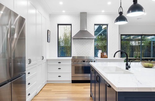 Waterways House | Freshly renovated 4-bedroom house. Featured on Foxtel's Love it or List it.