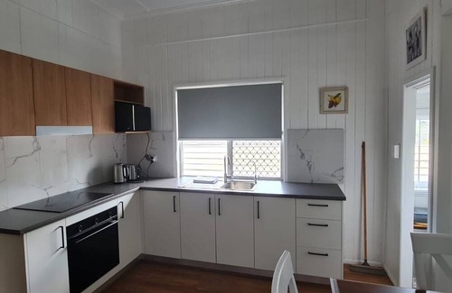 Pialba House | Barefoot Bliss - 4 bedroom home away from home