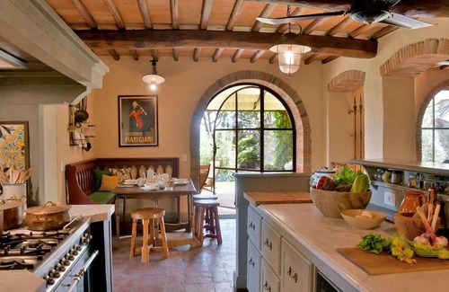 San Pietro in Bossolo Villa | Villa in Piazza with 11 bedrooms sleeps 20