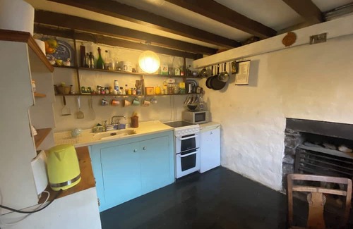 Llanberis Cottage | 19th century Snowdonia Mountain Cottage Peaceful & Tranquil (Pet Friendly)