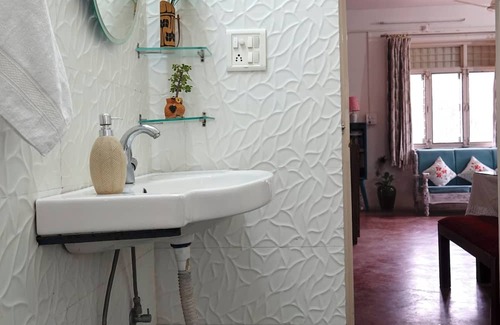 Gwalior Other | Stay at Amaltas: Farmhouse on an Organic Pet-Friendly Farm in Gwalior