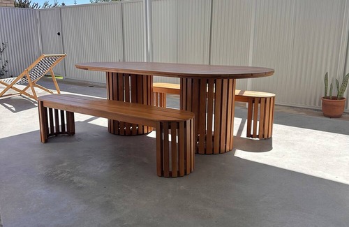 Henley Beach House | Luxe Beach Bungalow Henley 4BR Walk to the Beach. Fire pit, Games room and BBQ