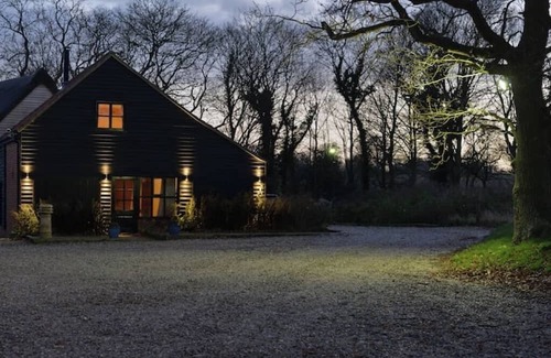 Farningham House | Cosy family friendly barn near Southwold