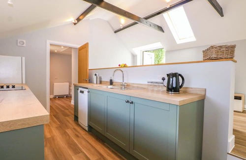 Netley Cottage | THE OLD PARLOUR, romantic, with a garden in Durley