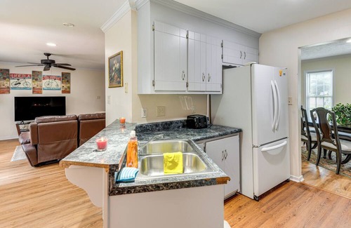 North Chesterfield House | Classic Colonial Home w/Private Yard in Richmond!