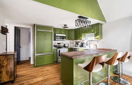 East Stroudsburg House | Burntwood Cabin - Poconos