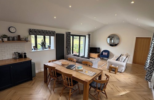 Low Catton House | The Old Potting shed 2 bedroom cottage with hot tub near York, pet friendly