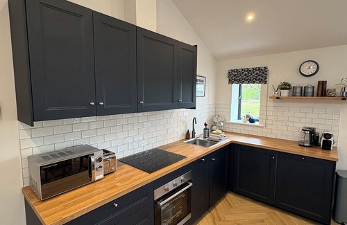 Low Catton House | The Old Potting shed 2 bedroom cottage with hot tub near York, pet friendly