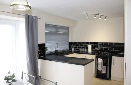 Newcastle-upon-Tyne House | Exquisite Stays near the city centre and airport