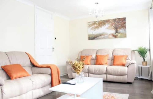 Newcastle-upon-Tyne House | Exquisite Stays near the city centre and airport