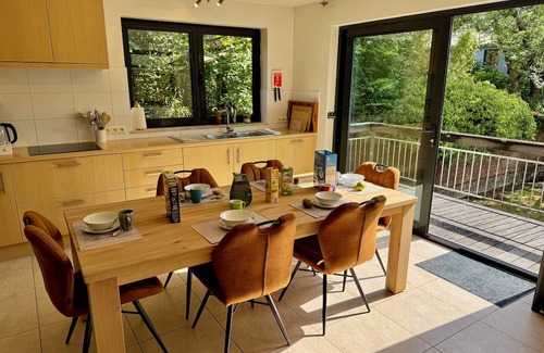 Stationsbuurt Zuid Villa | 3BR Villa w/Garden, Ping-Pong, Cinema, Parking