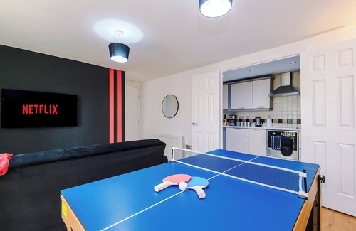 Salford Apartment | *Cosy City Apartment!* | Pool Table, PS4, Netflix