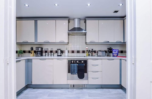 Salford Apartment | *Cosy City Apartment!* | Pool Table, PS4, Netflix