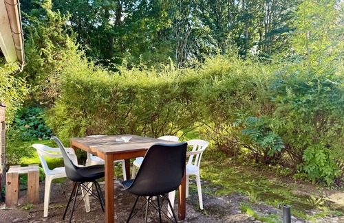 Torslanda Apartment | Worker Housing Volvo - 2 Units - 9 Beds - Parking lot