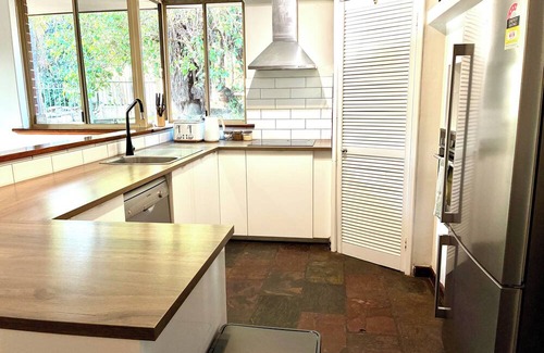 Heathridge House | Sun Soaked House close to Joondalup City and Beach