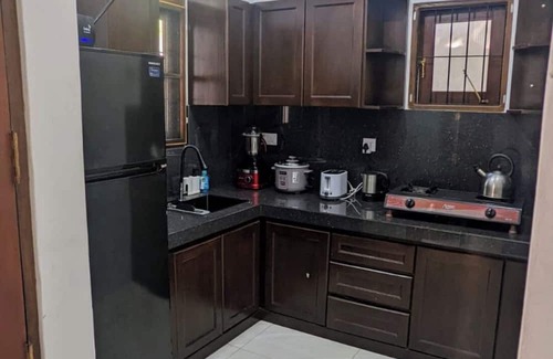 Dalupotha Apartment | 1-Bedroom House with Veranda and Free Parking