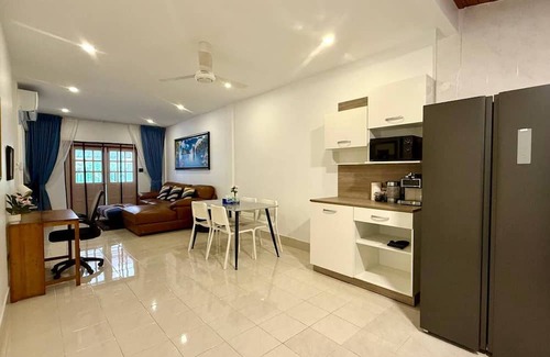 Kathu House | Nice and Cozy Home 2Bedrooms plus 2 Bathrooms near Phuket Town and Water Park