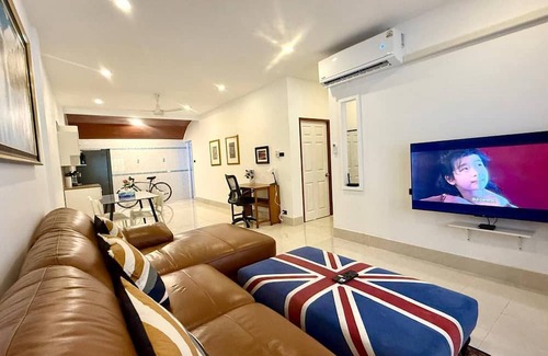 Kathu House | Nice and Cozy Home 2Bedrooms plus 2 Bathrooms near Phuket Town and Water Park
