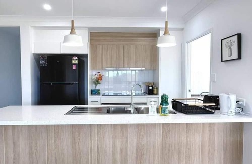 Brisbane House | Home Blanc - Brand New, Peaceful & Well Equipped