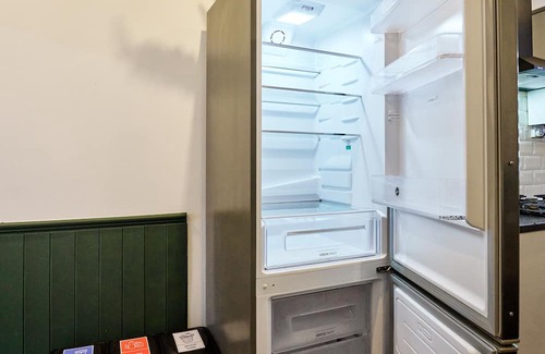 Wyken House | CosyHome | NearCityCentre | sleeps 8 | Pool Table