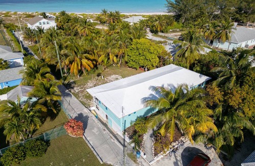 Spanish Wells House | Steps to Beach- Kayaks, Paddleboards, Bikes!