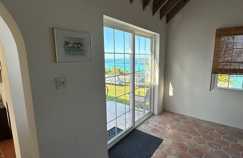Sandys House | Private Coastal Home with Beach, Deck and Stunning Views